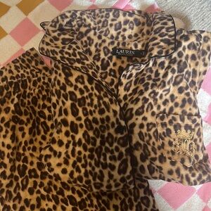 RALPH LAUREN LIKE NEW FLEECE LEOPARD PAJAMA SET SIZE LARGE